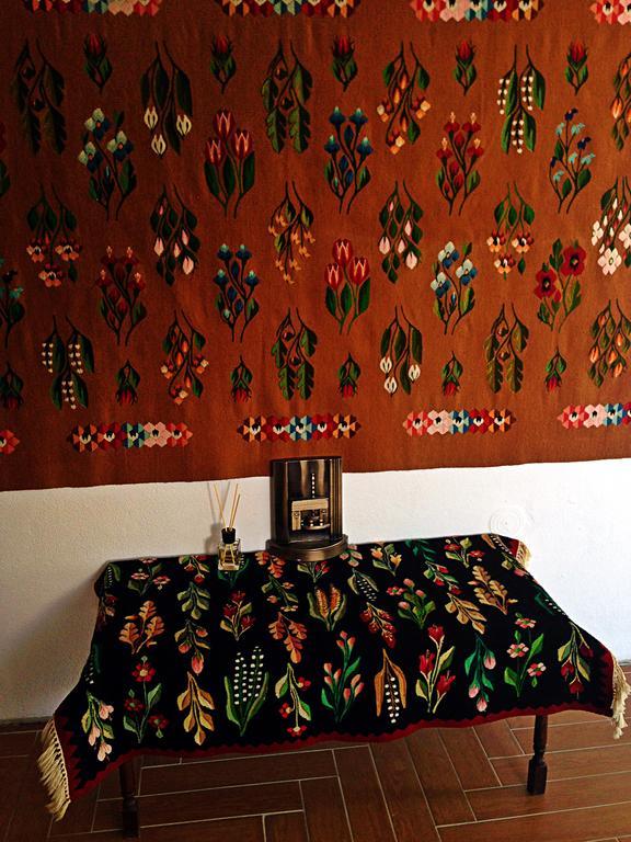 Hotel Casa Renti Novaci-Străini Esterno foto