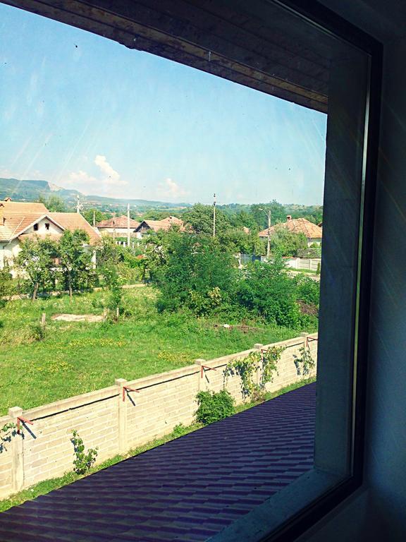 Hotel Casa Renti Novaci-Străini Esterno foto