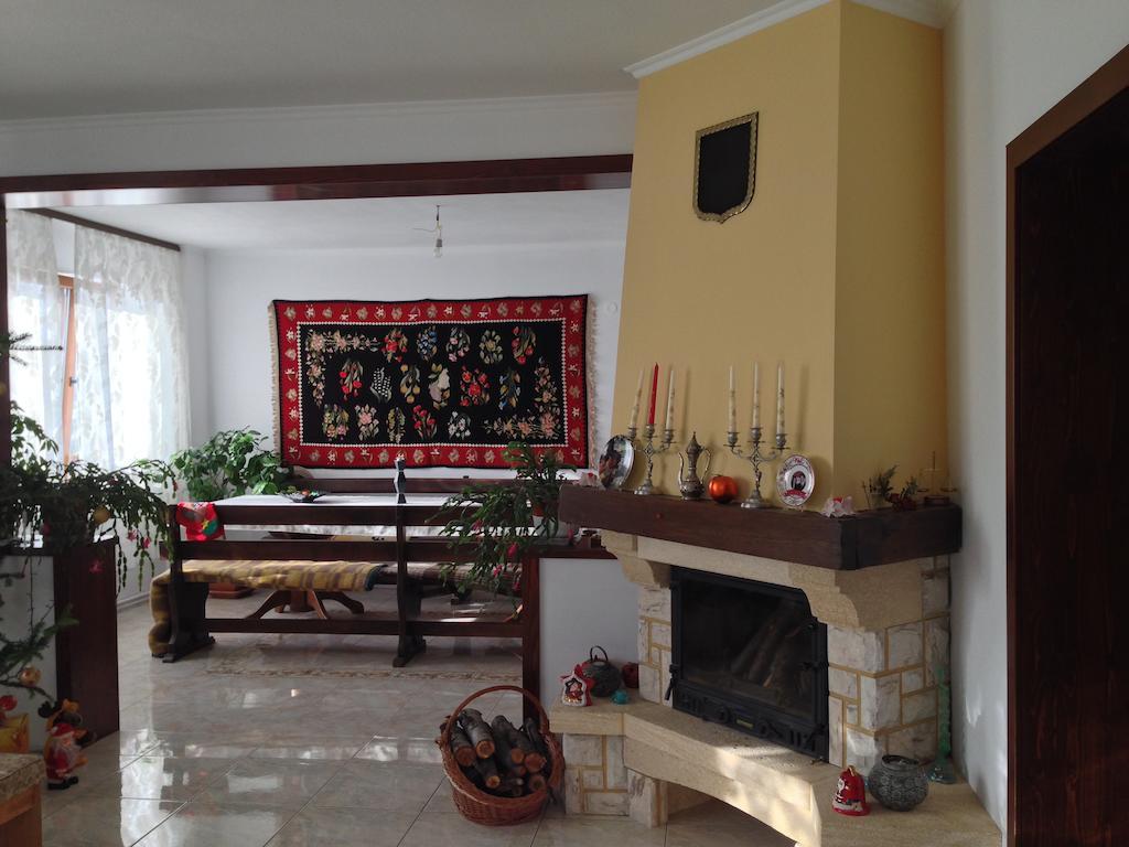 Hotel Casa Renti Novaci-Străini Esterno foto