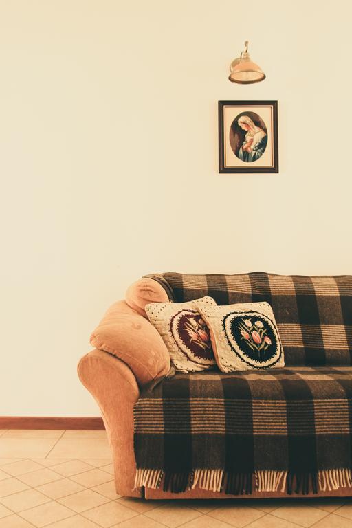 Hotel Casa Renti Novaci-Străini Esterno foto