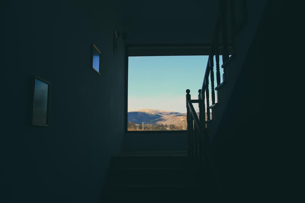 Hotel Casa Renti Novaci-Străini Esterno foto