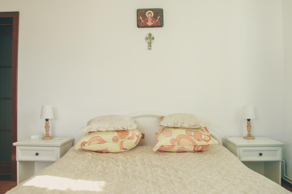 Hotel Casa Renti Novaci-Străini Esterno foto