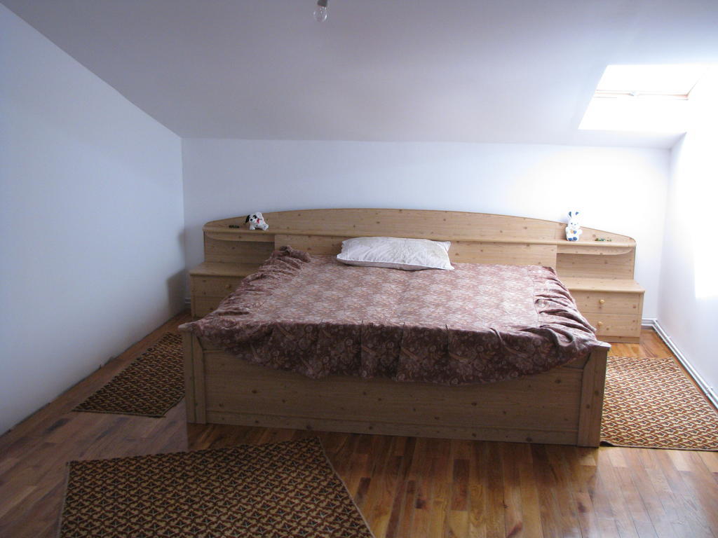 Hotel Casa Renti Novaci-Străini Camera foto