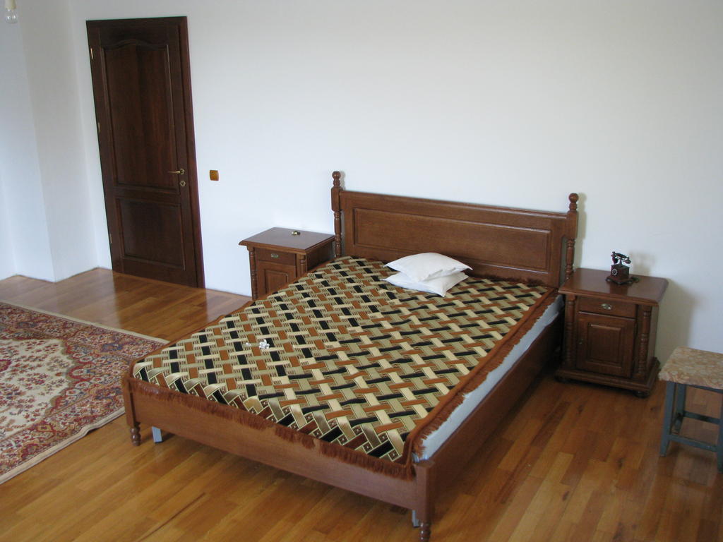 Hotel Casa Renti Novaci-Străini Camera foto